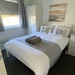 44 Gower Holiday Village Ty Gwyr Cosy 2 Bedroom Chalet