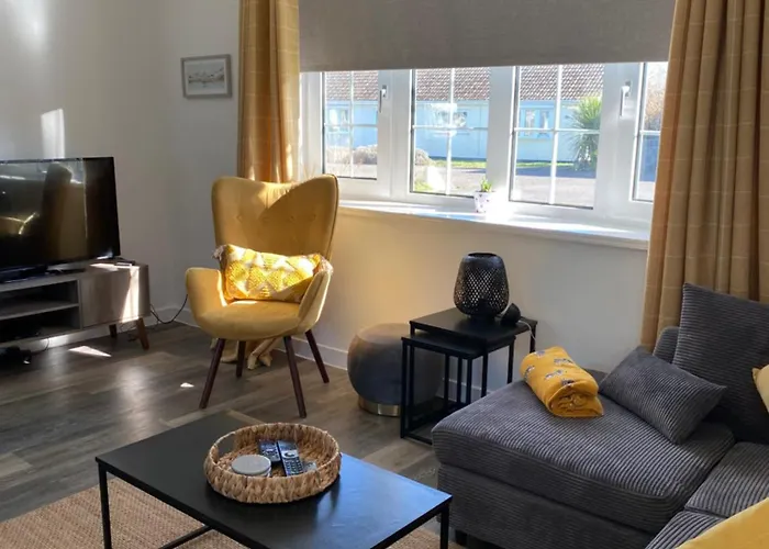 44 Gower Holiday Village Ty Gwyr Cosy 2 Bedroom Chalet